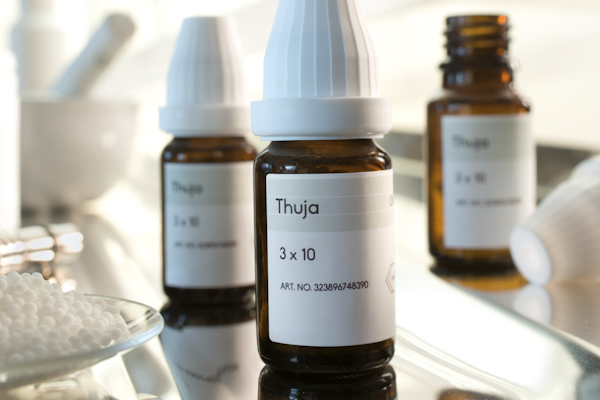 Frascos de farmacéutico con etiquetas