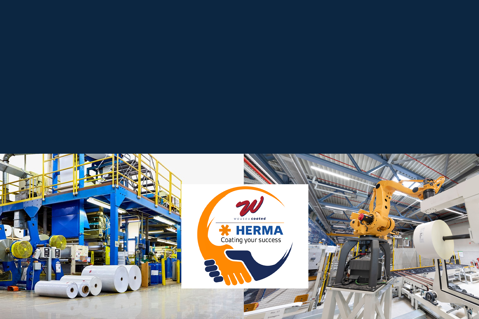 Fabrikhalle mit Maschinen zur Verarbeitung von Materialien, darunter Rollen und ein Roboterarm. Logo von HERMA mit dem Slogan „Coating your success“.