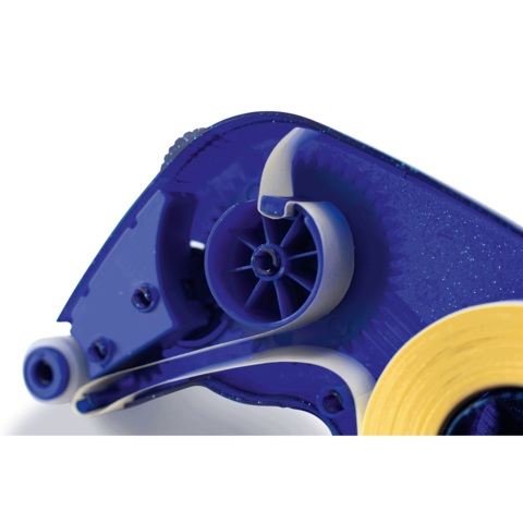 Ein blauer Kleberoller mit einer gelben Klebefilmrolle, sichtbar sind die Mechanik und der Abrollmechanismus.